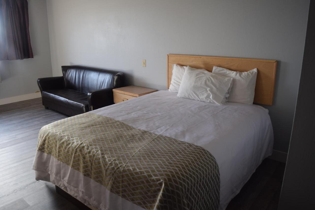 Venture Inn Hotel Саскатун Екстериор снимка